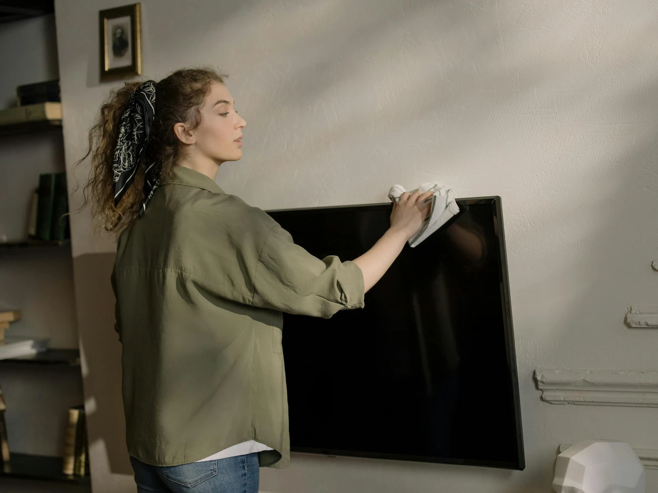 Como Limpar Tela de TV Smart: Guia Seguro e Prático
